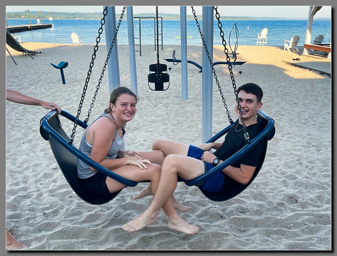 Kenz-Cam_swing