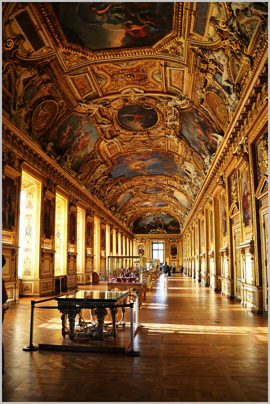 Paris-Louvre