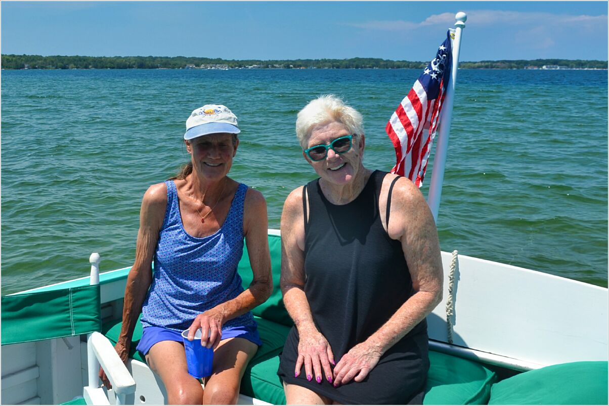 Mary_Sandy_boating-0720