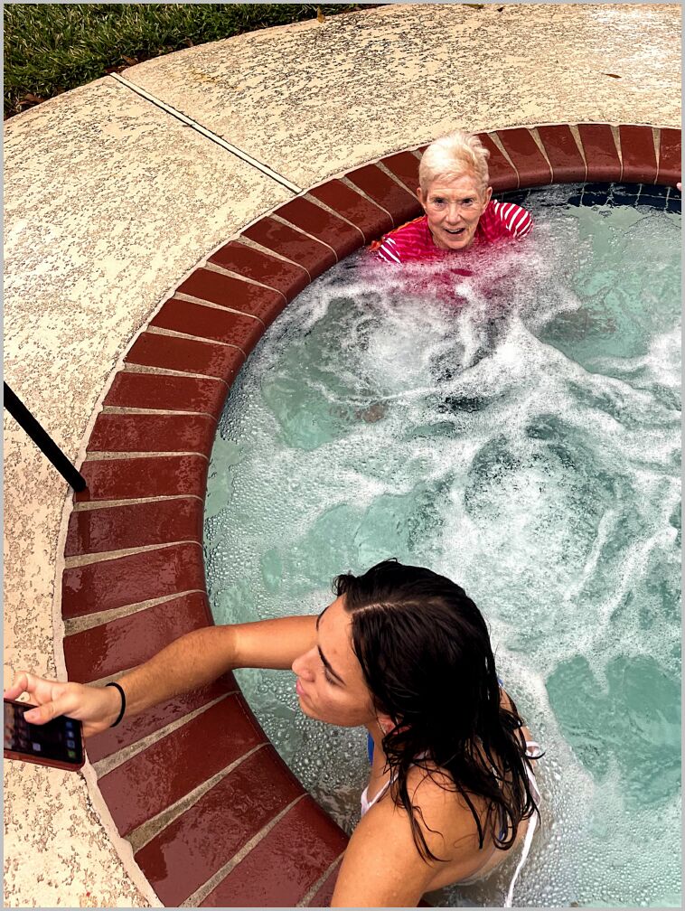 Hot_tub_Sandy_in_pool